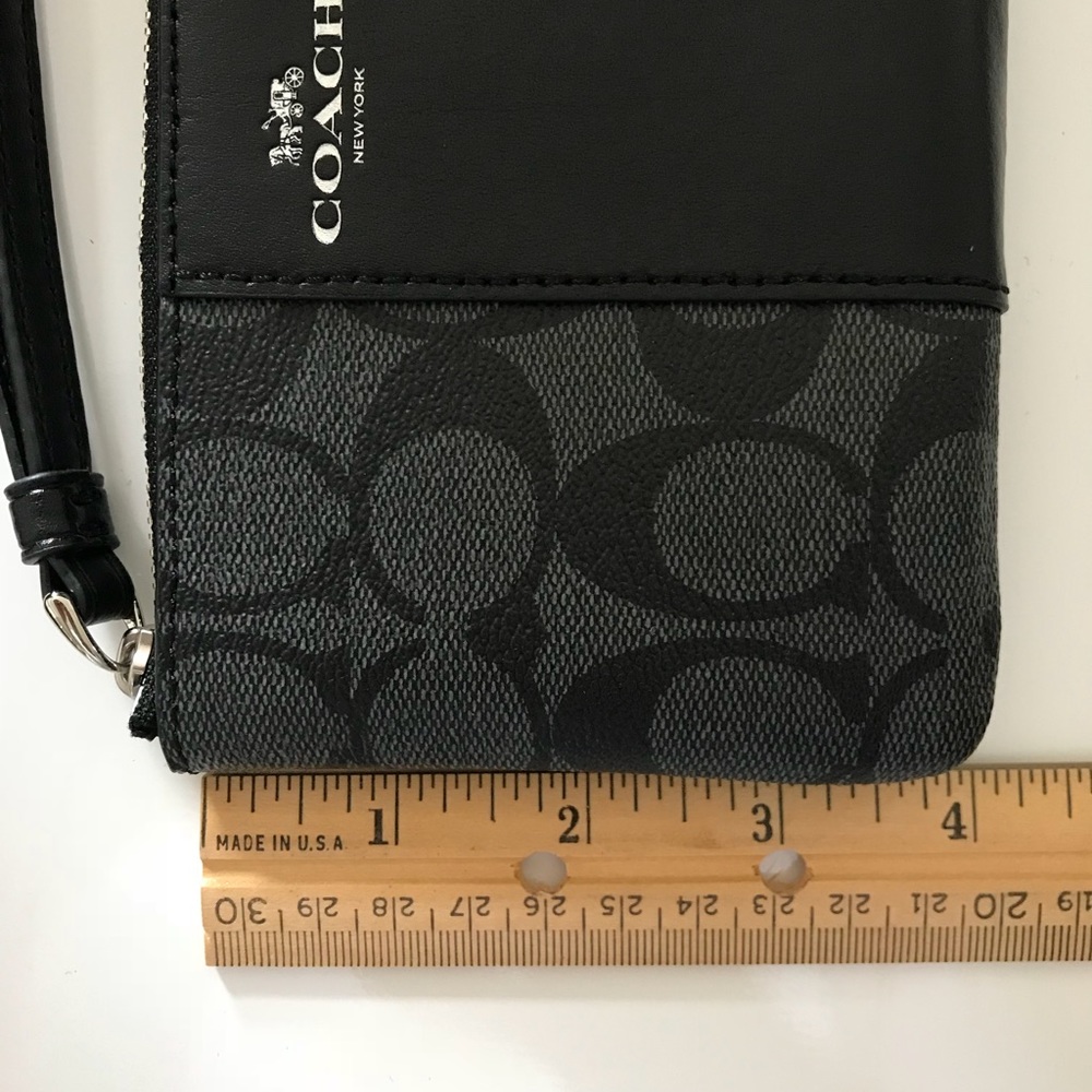 FINAL PRICE: NWT Coach wristlet - Picture 7 of 7